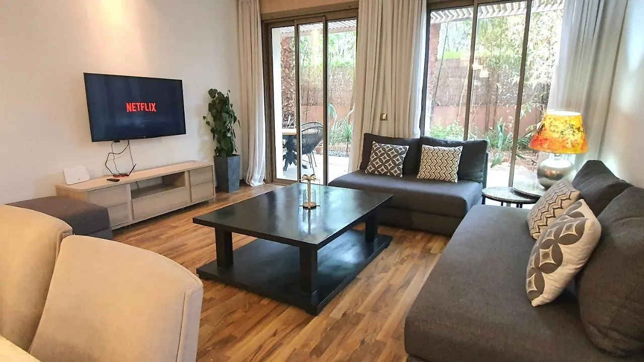 Superbe Appartement A Hivernage contacts